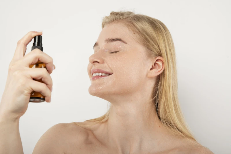 3 Sebab Anda Perlu Menggunakan Face Mist Di Pejabat