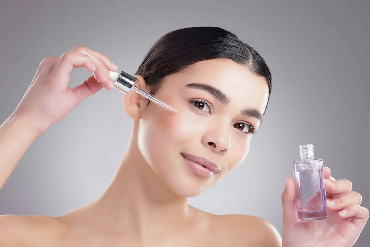 Perbezaan Antara Essence Dan Serum – Mana Yang Perlu Anda Pergi Dahulu?